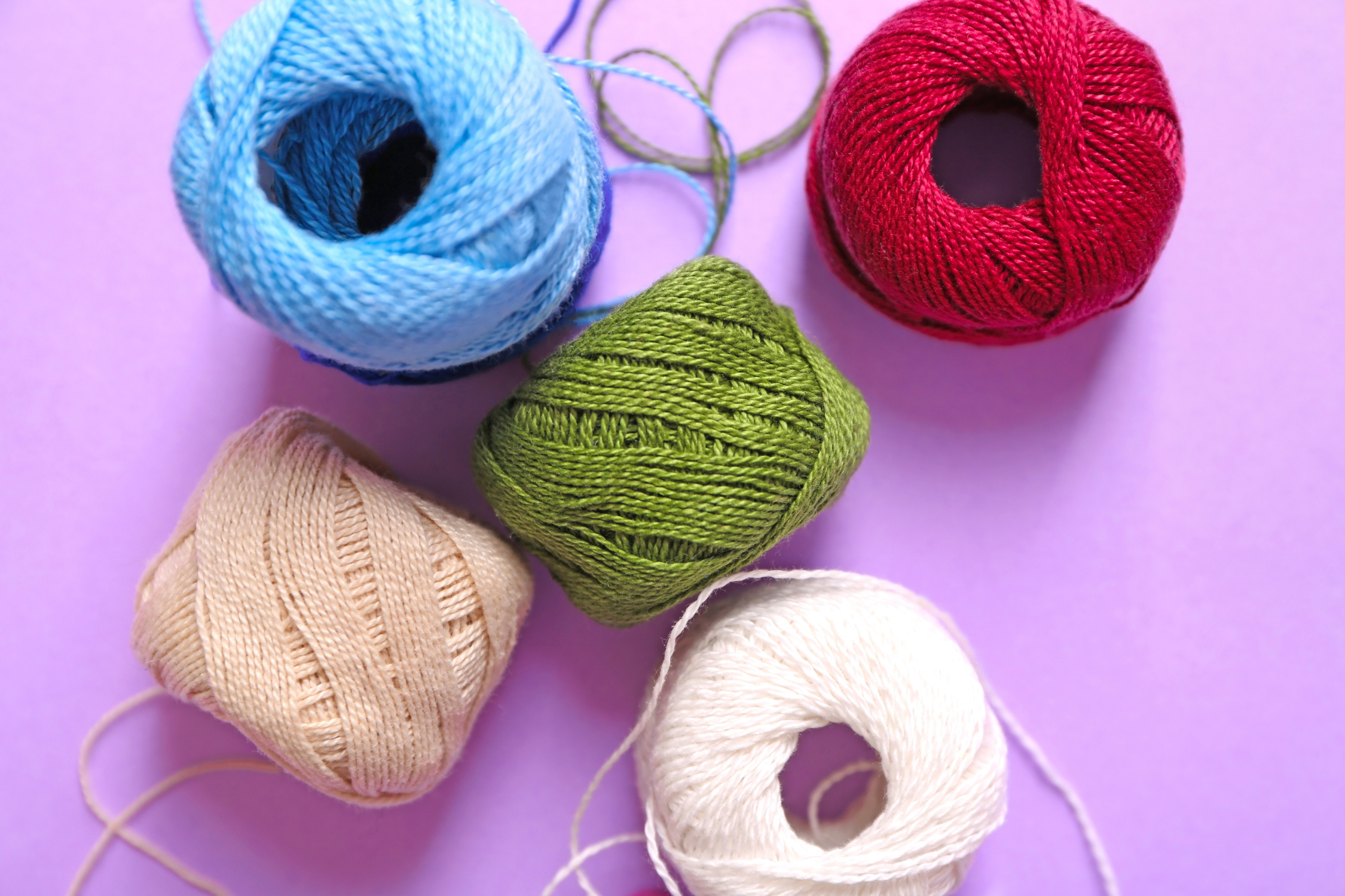 What is the Difference Between Yarn and Crochet Thread?